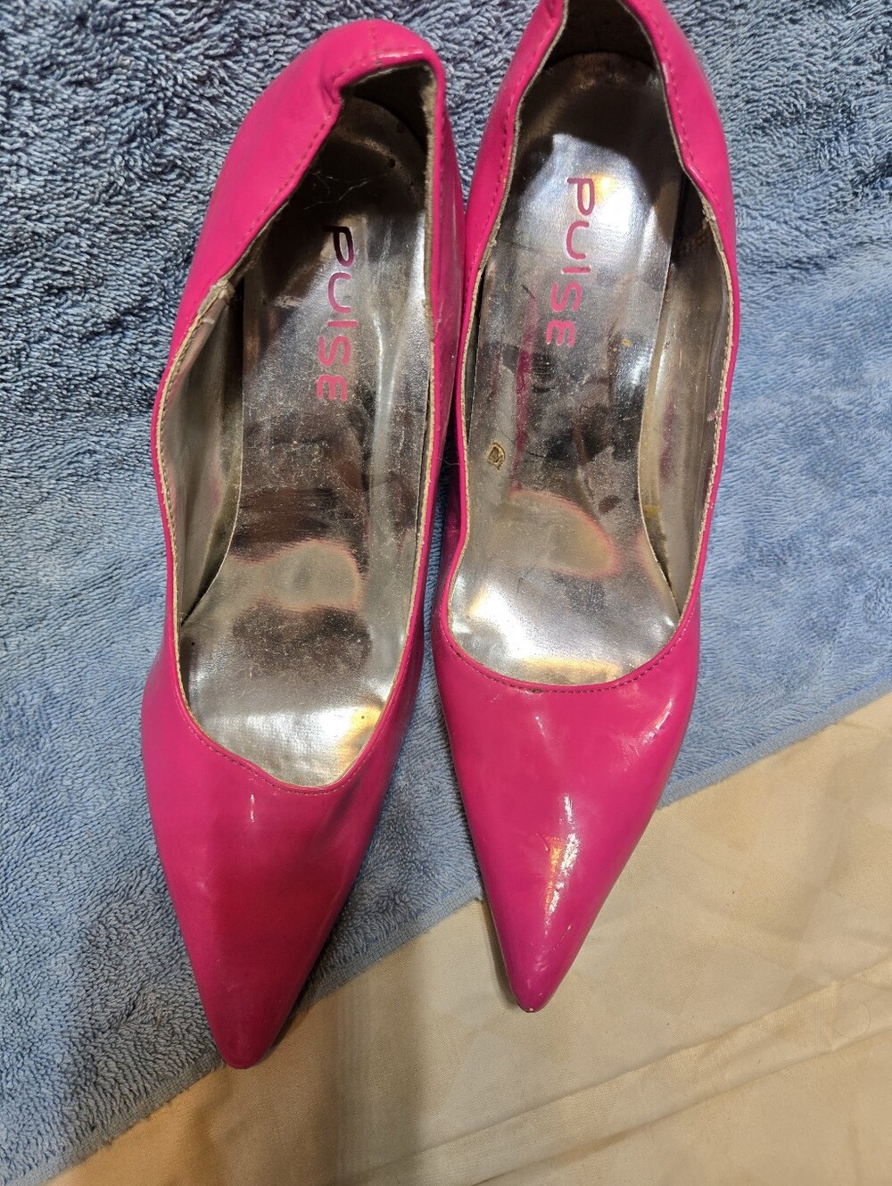 Ladies Hot Pink High Heeled Pointed Toe Shoe
